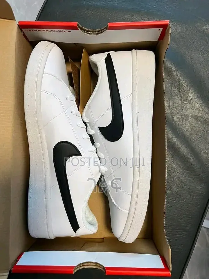 Nike Court Royale White/Black የሞዴል ቁጥር ነጭና ጥቁር ኢንዶኔዥያ