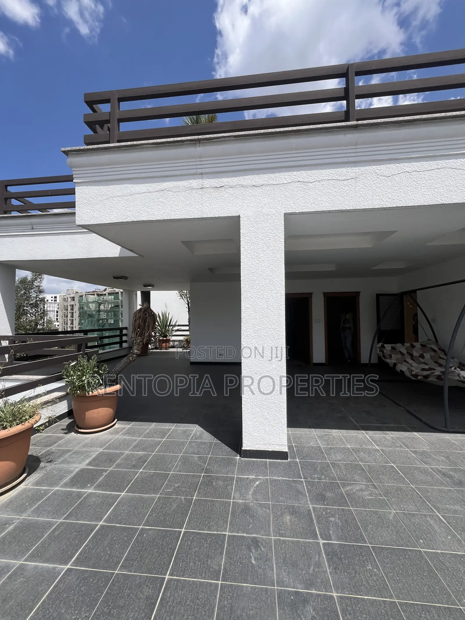 13bdrm Mansion in Bole for rent