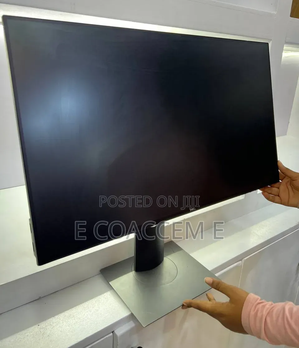  Dell 24 Inch Frameless Monitor 
 FullHD Resolution