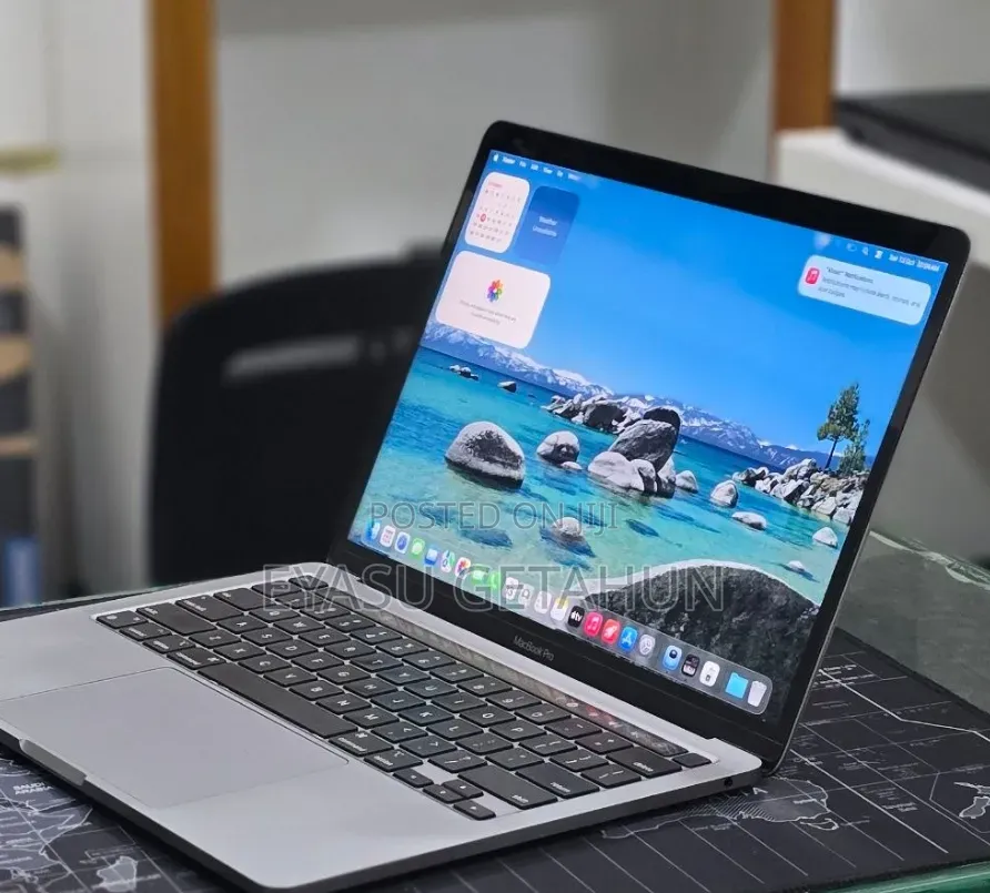 New Laptop Apple MacBook Pro 2020 M1 16GB Apple M1 Pro SSD 256GB