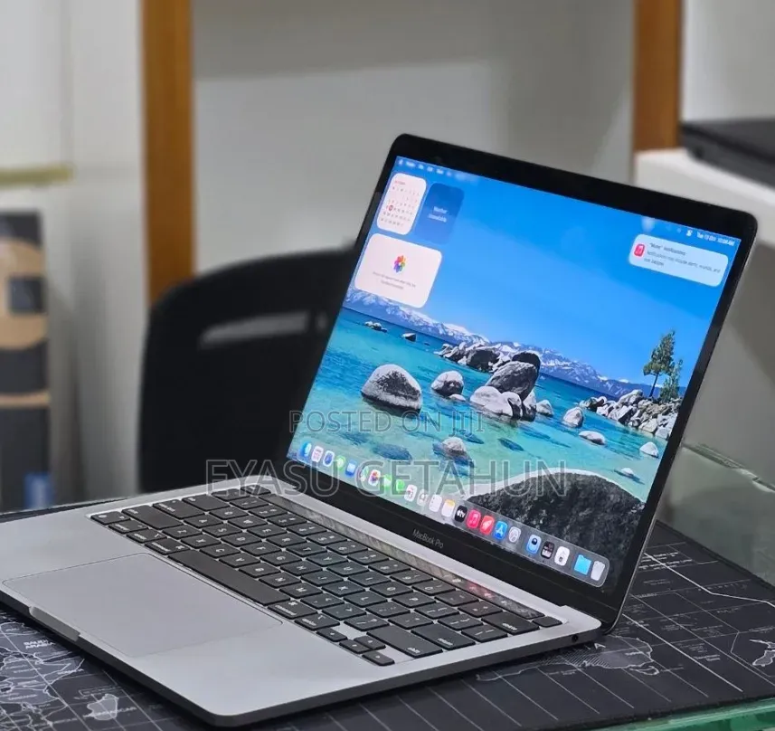 New Laptop Apple MacBook Pro 2020 M1 16GB Apple M1 Pro SSD 256GB