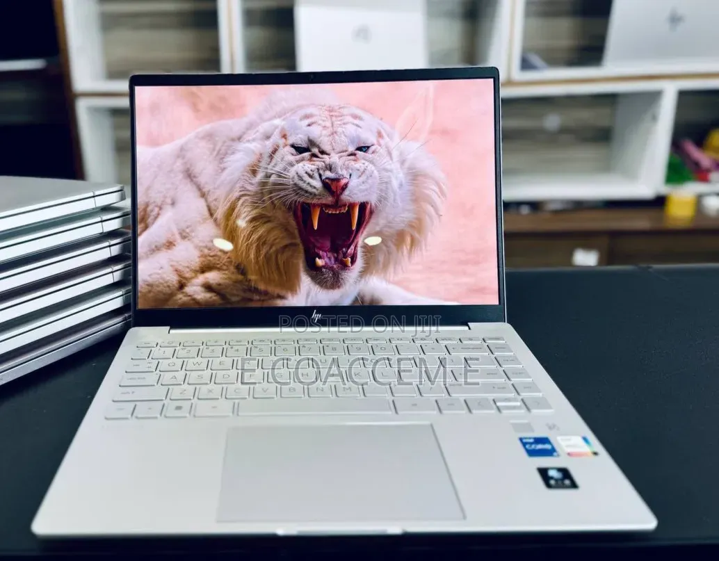 New Laptop HP 14-dq1025cl 16GB Intel Core i5 SSD 1T