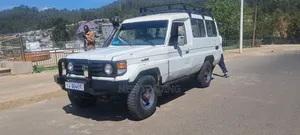 Toyota Land Cruiser 1996 White