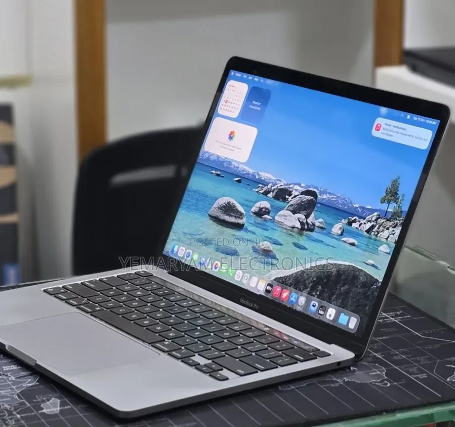 New Laptop Apple MacBook Pro 2020 M1 16GB Apple M1 SSD 256GB
