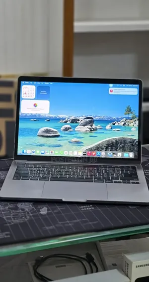 New Laptop Apple MacBook Pro 2021 M1 16GB Apple M1 Pro SSD 256GB