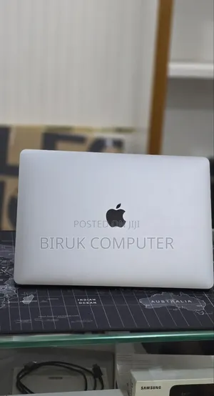 New Laptop Apple MacBook Pro 2021 M1 16GB Apple M1 Pro SSD 256GB