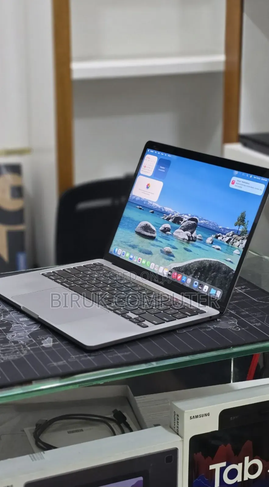 New Laptop Apple MacBook Pro 2021 M1 16GB Apple M1 Pro SSD 256GB