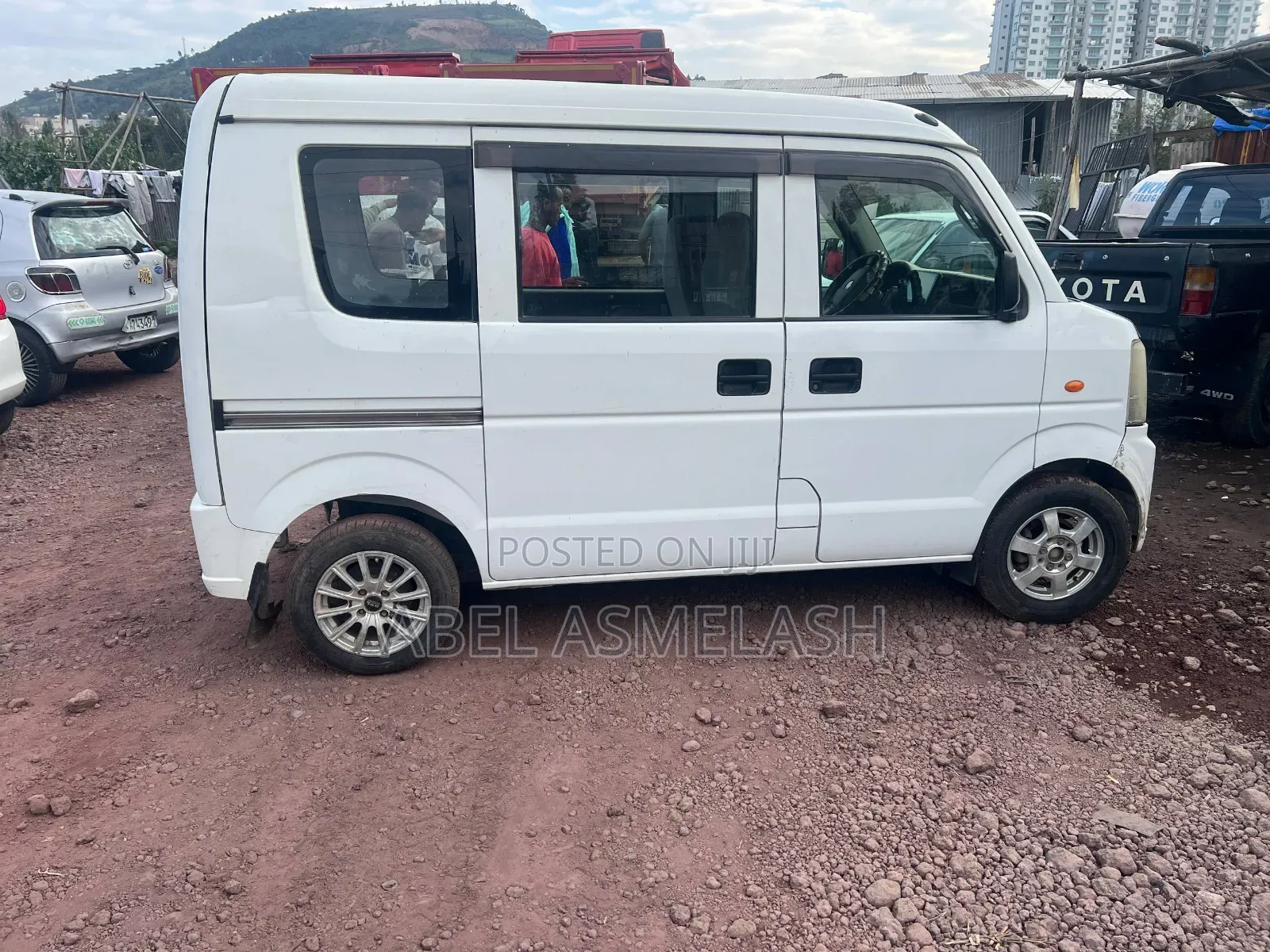 Suzuki Every Wagon 2012 White