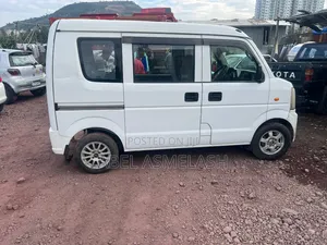 Suzuki Every Wagon 2012 White