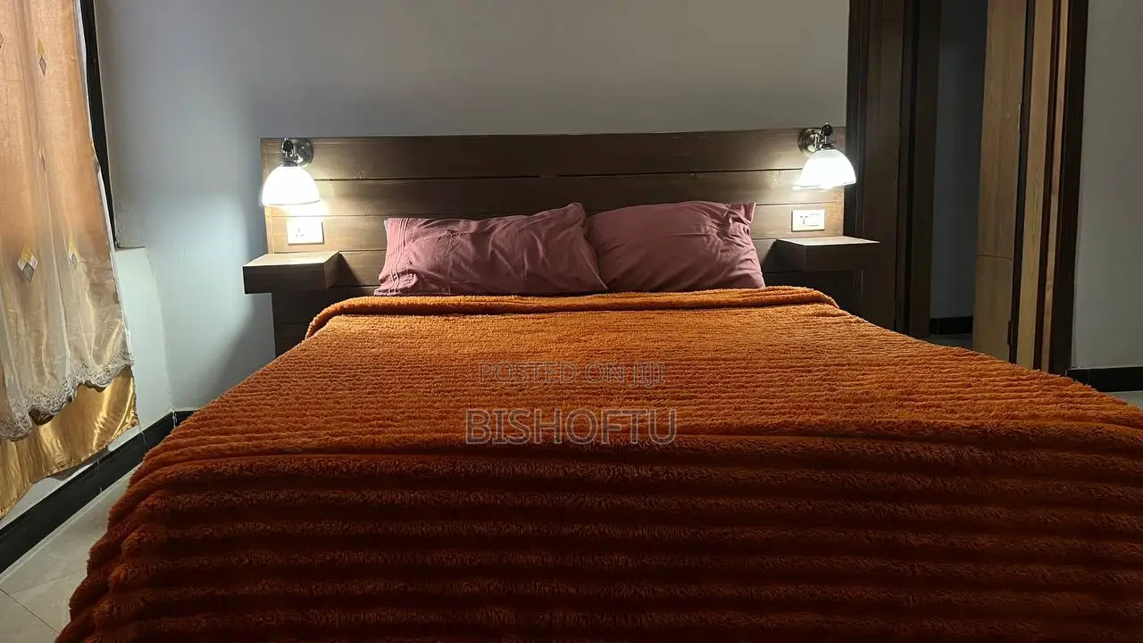 150 Complete Bed With Two Attached Lamps