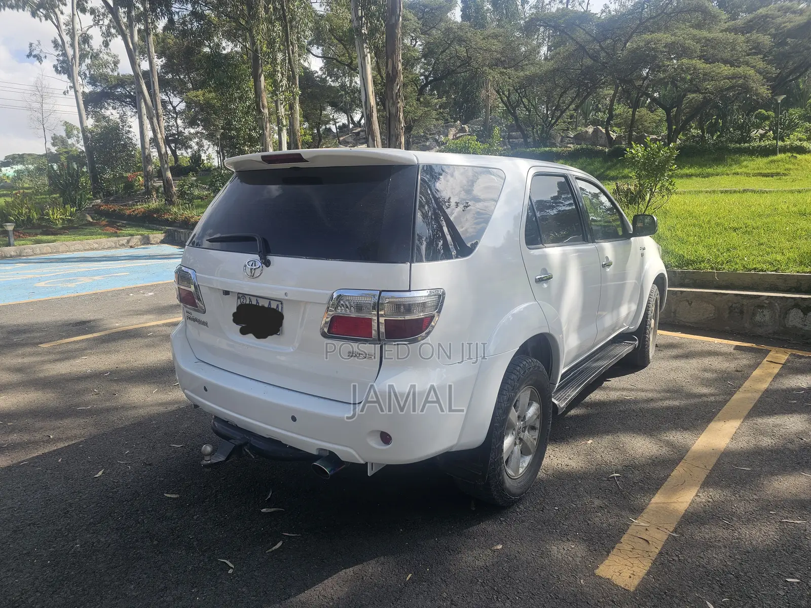 Toyota Fortuner 2.7 RWD 2011 Gold