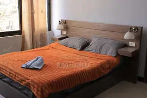 150 Complete Bed With Two Attached Lamps