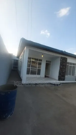 3bdrm House in Oromia, Bole for rent