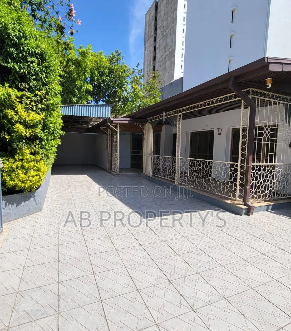 Furnished 7bdrm Villa in Wollo Sefer, Bole for sale