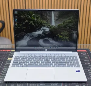 New Laptop HP OmniBook 5 Flip 16GB Intel Core Ultra 7 SSD 512GB
