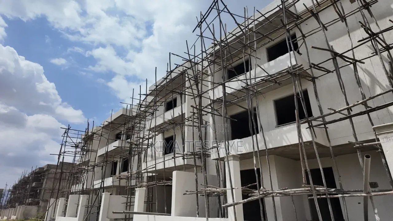4bdrm Villa in Jemo 2 ዲያስፖራ ሰፈር, Nifas Silk-Lafto for sale