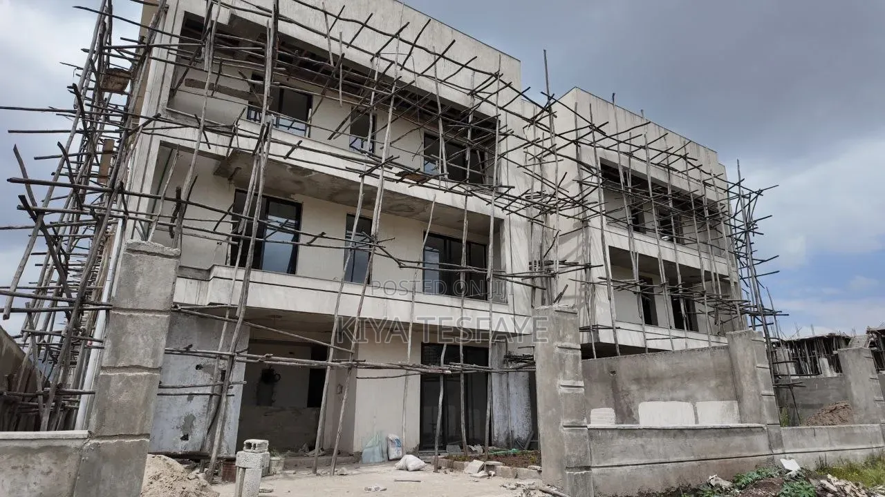 4bdrm Villa in Jemo 2 ዲያስፖራ ሰፈር, Nifas Silk-Lafto for sale