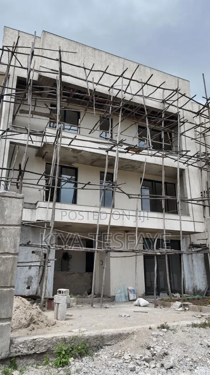 4bdrm Villa in Jemo 2 ዲያስፖራ ሰፈር, Nifas Silk-Lafto for sale