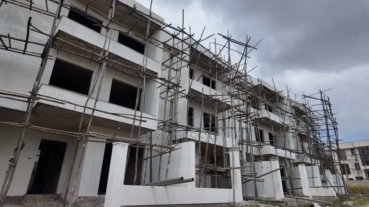 4bdrm Villa in Jemo 2 ዲያስፖራ ሰፈር, Nifas Silk-Lafto for sale