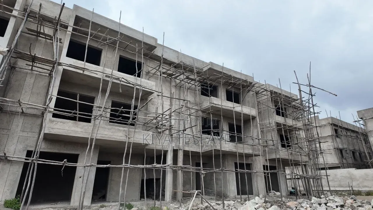 4bdrm Villa in Jemo 2 ዲያስፖራ ሰፈር, Nifas Silk-Lafto for sale