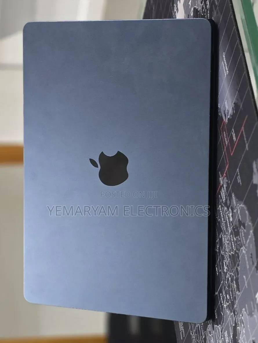 New Laptop Apple MacBook Air 2025 M4 16GB Apple M4 SSD 256GB