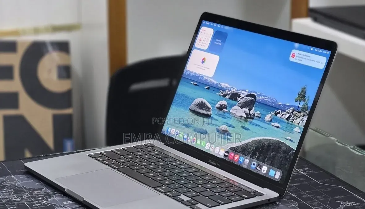 New Laptop Apple MacBook Pro 2020 M1 16GB Apple M1 Pro SSD 256GB
