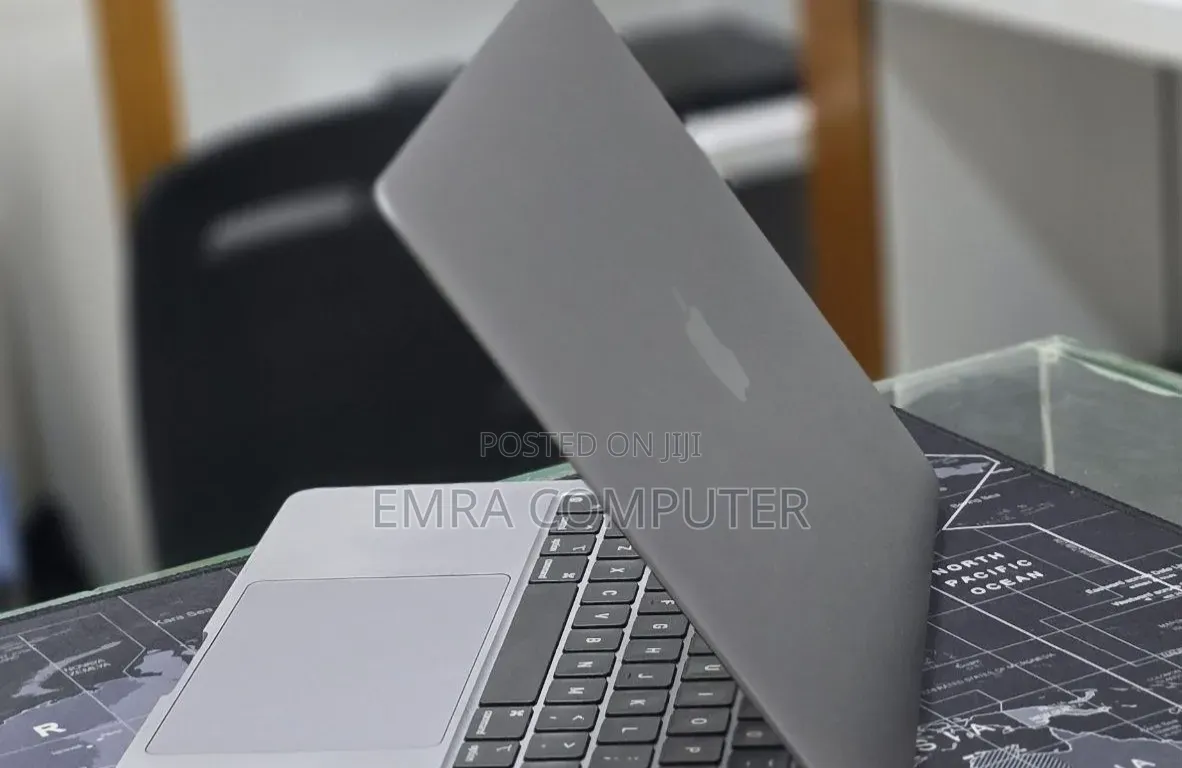 New Laptop Apple MacBook Pro 2020 M1 16GB Apple M1 Pro SSD 256GB