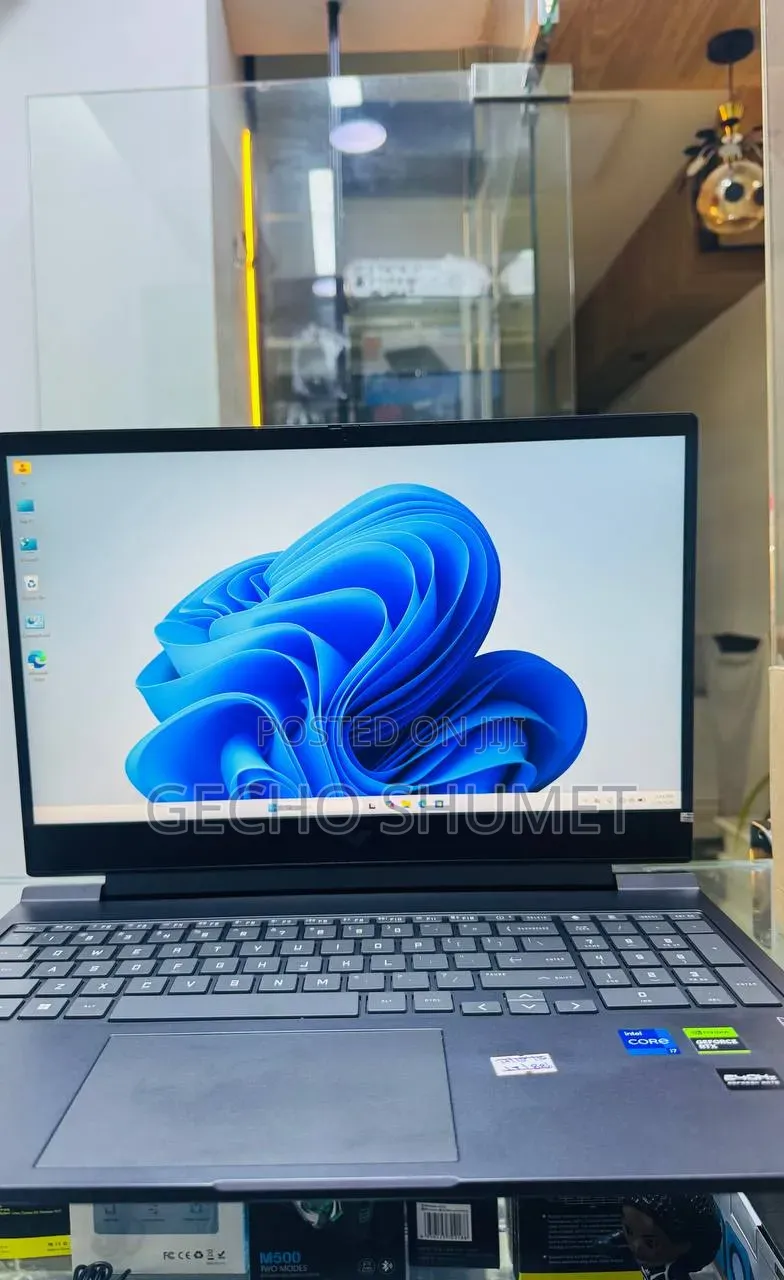 New Laptop HP Victus 16 16GB Intel Core i7 SSD 1T