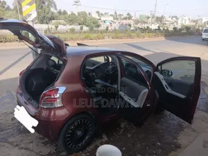 Toyota Yaris 2010 Burgundy