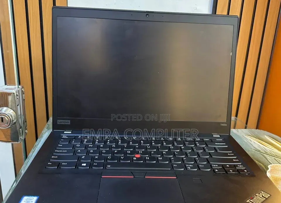 New Laptop Lenovo ThinkPad T490s 8GB Intel Core i5 SSD 512GB