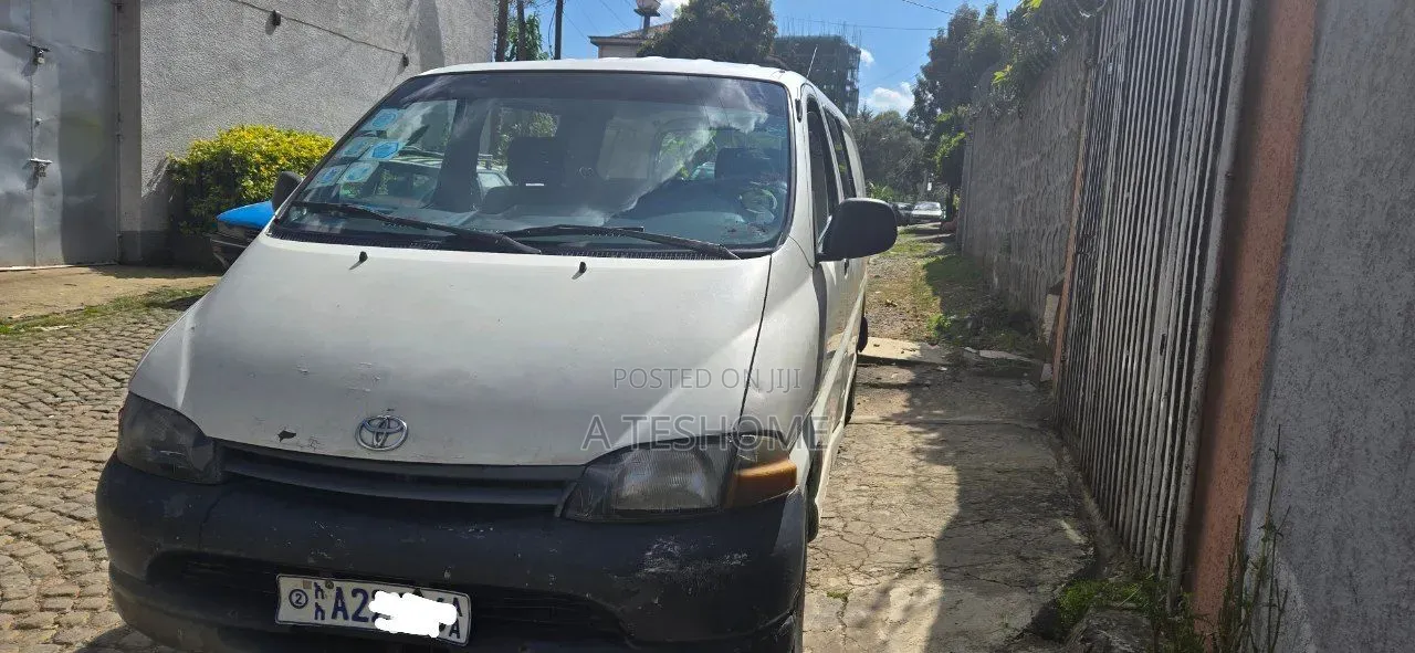 Toyota Grand HiAce 1999 White