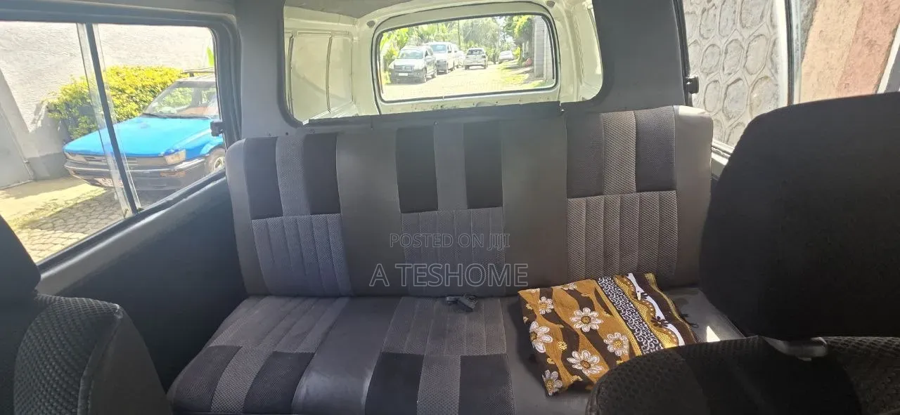 Toyota Grand HiAce 1999 White