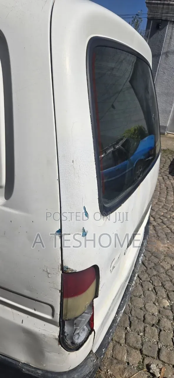 Toyota Grand HiAce 1999 White