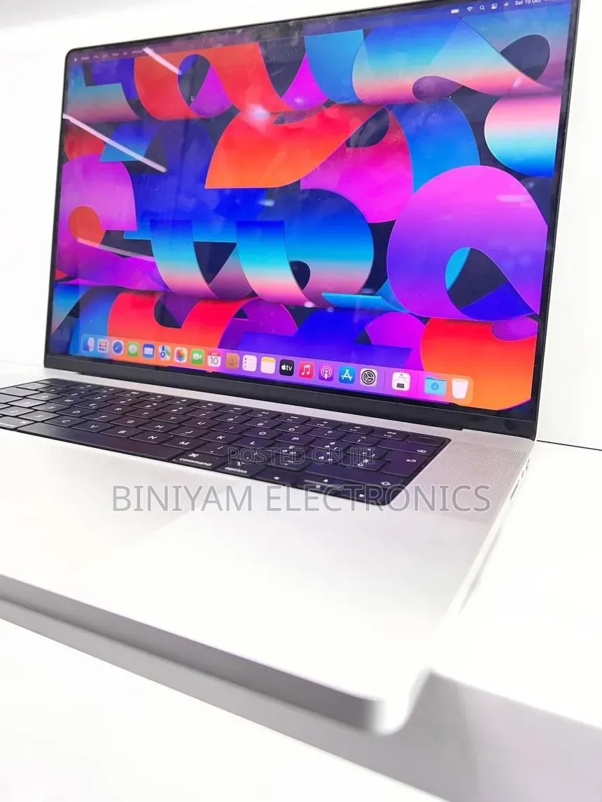 New Laptop Apple MacBook Pro 2021 M1 16GB Apple M1 Pro SSD 1T