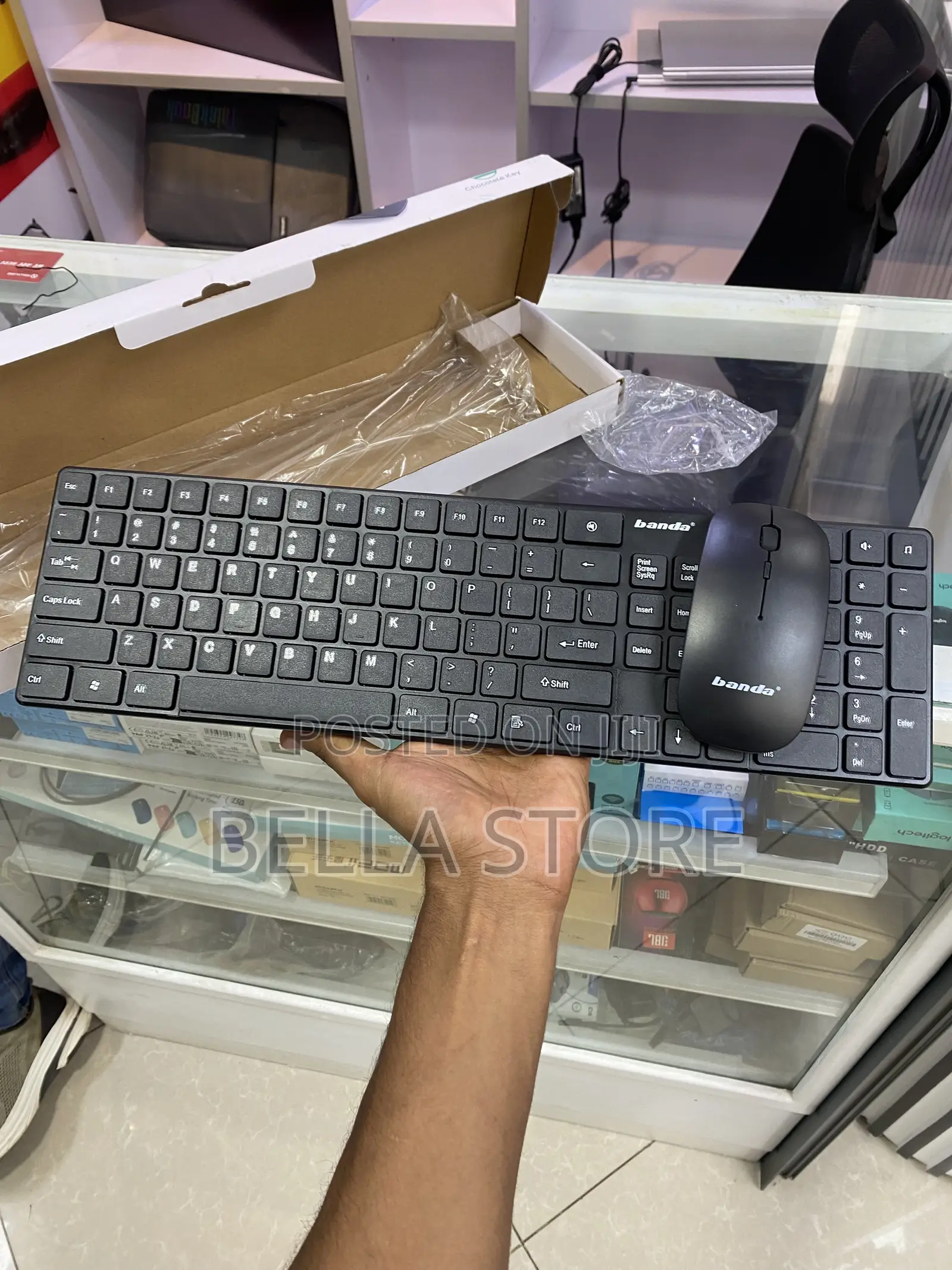  BANDA WM500 Wireless Keyboard & Mouse