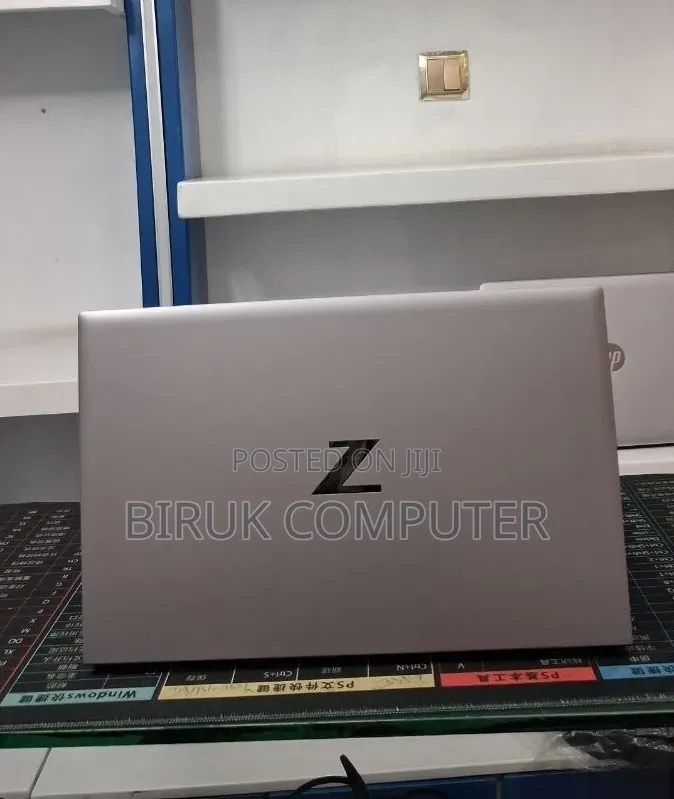 New Laptop HP ZBook Create G7 16GB Intel Core i7 SSD 512GB
