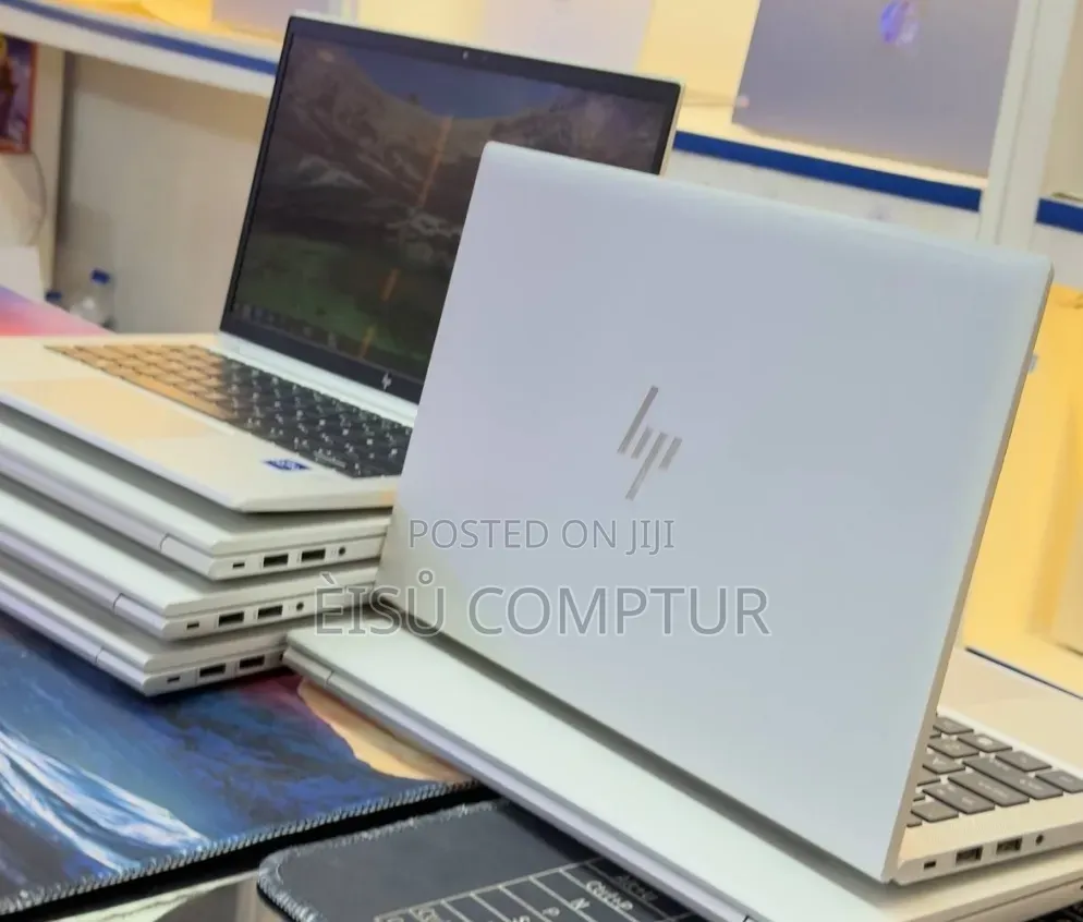 New Laptop HP EliteBook 830 G8 8GB Intel Core i7 SSD 512GB