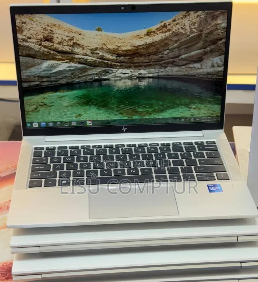 New Laptop HP EliteBook 830 G8 8GB Intel Core i7 SSD 512GB