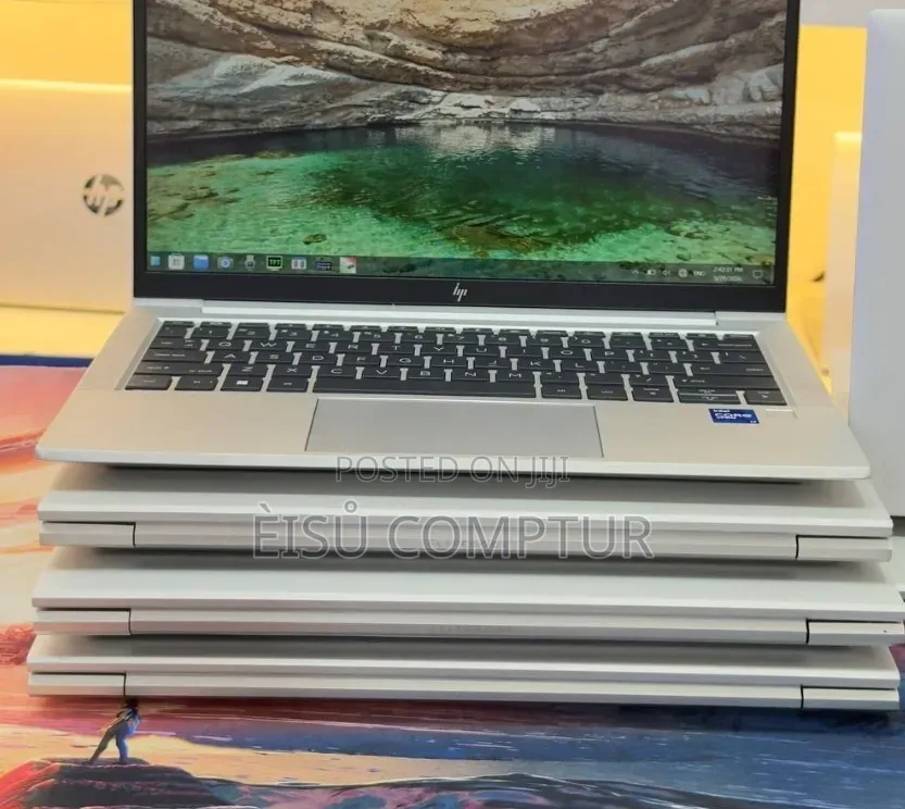 New Laptop HP EliteBook 830 G8 8GB Intel Core i7 SSD 512GB