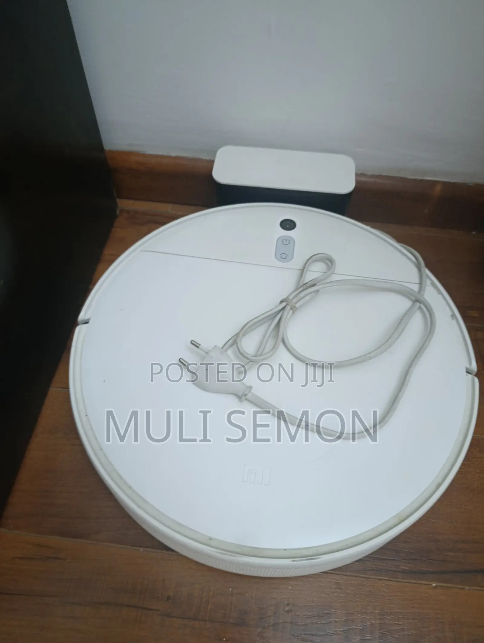 Xiaomi Mi Robot Vacuum & Mop Cleaner + Charging Dock, Like New