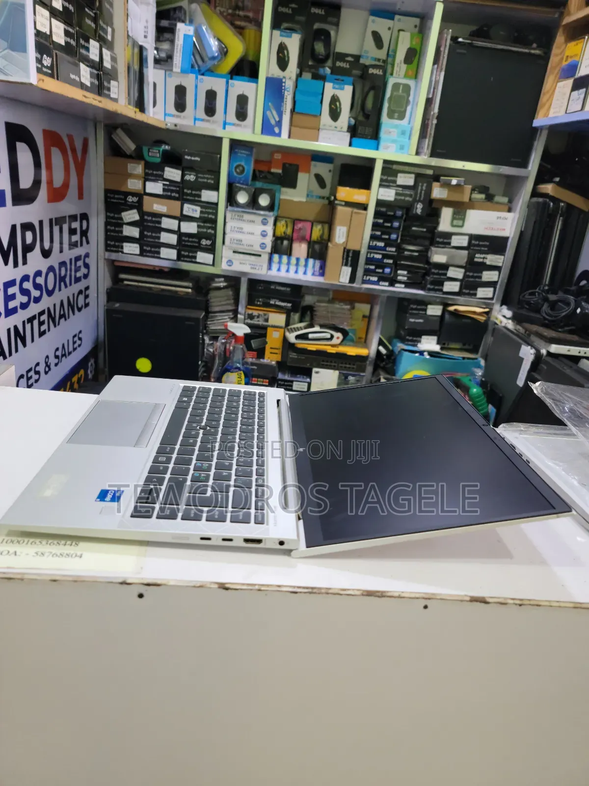 New Laptop HP EliteBook 830 G8 16GB Intel Core i7 SSD 512GB