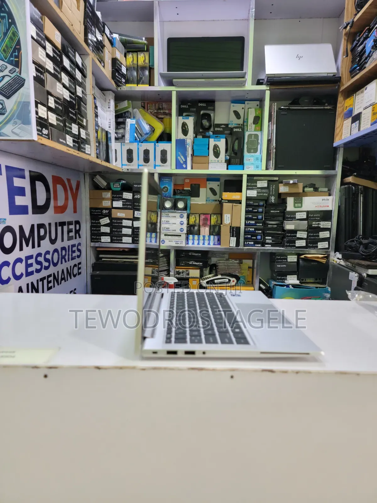 New Laptop HP EliteBook 830 G8 16GB Intel Core i7 SSD 512GB