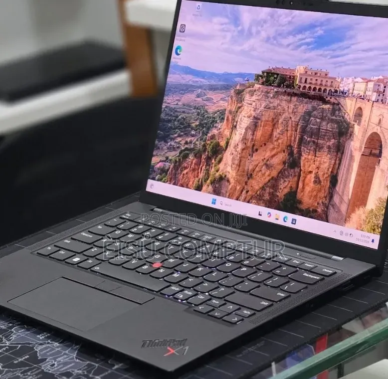 New Laptop Lenovo ThinkPad X1 Carbon 16GB Intel Core i7 SSD 512GB
