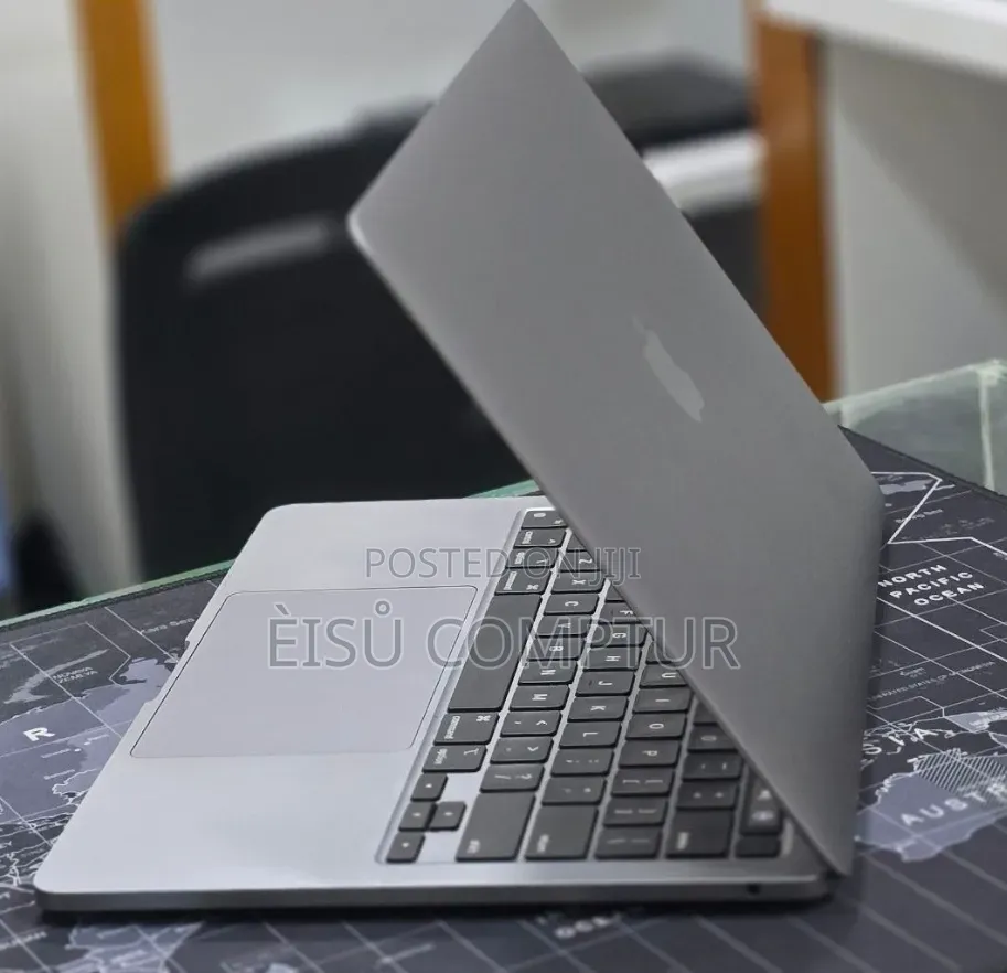 New Laptop Apple MacBook Pro 2021 M1 16GB Apple M1 Pro SSD 256GB