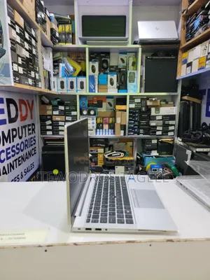 New Laptop HP EliteBook 840 G8 8GB Intel Core i5 SSD 512GB