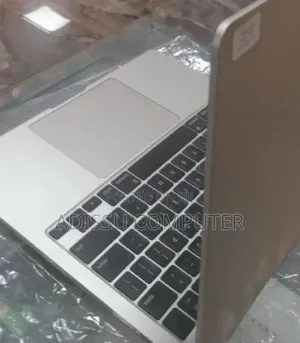 New Laptop Apple MacBook Air 2022 M2 16GB Apple M1 SSD 1T