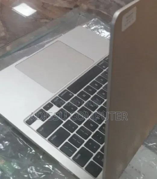 New Laptop Apple MacBook Air 2022 M2 16GB Apple M1 SSD 1T