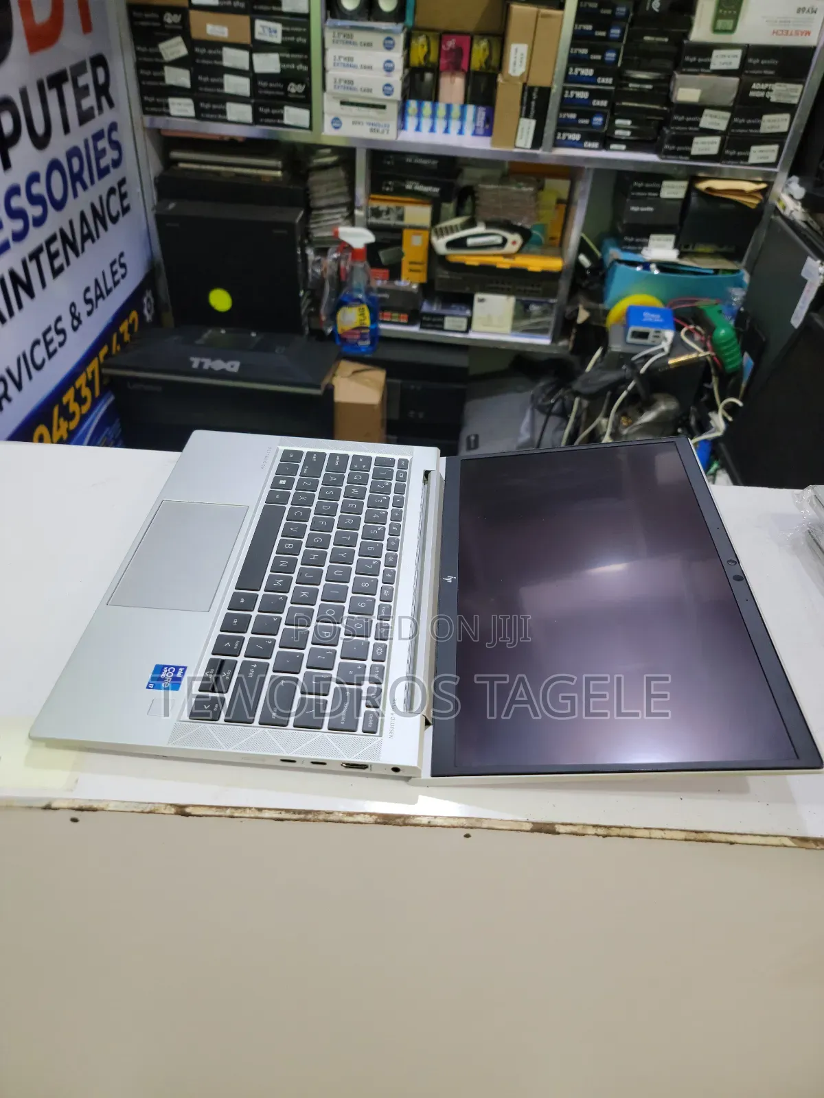 New Laptop HP EliteBook 830 G7 16GB Intel Core i7 SSD 512GB
