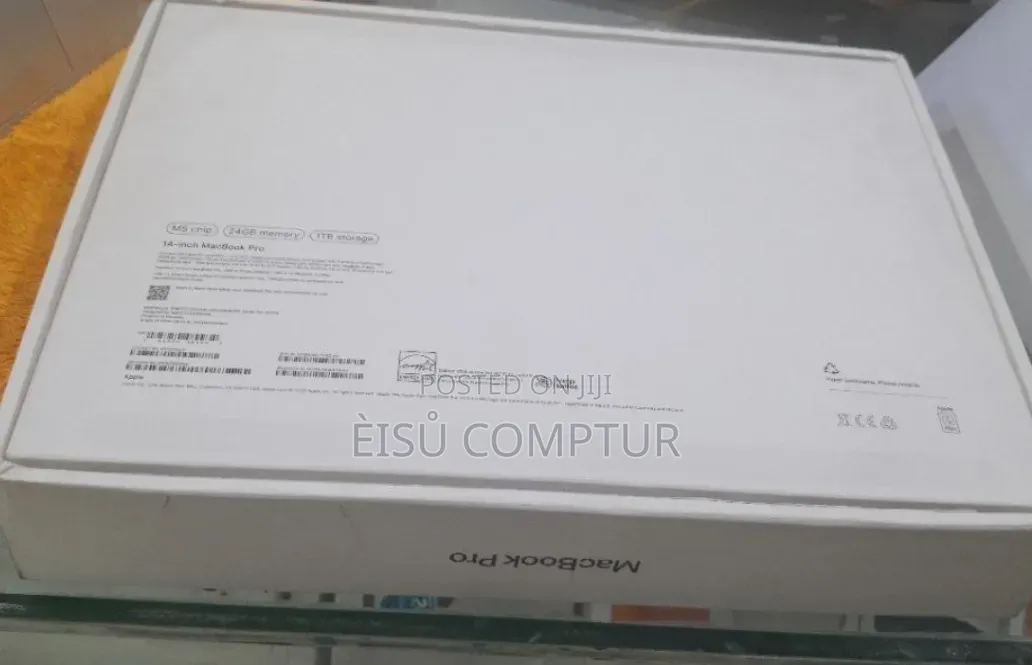 New Laptop Apple MacBook Pro 2025 M5 16GB Apple M5 Pro SSD 512GB