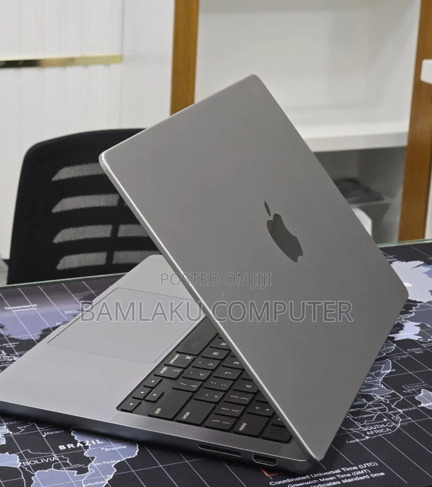 New Laptop Apple MacBook Pro 2023 M3 Pro 8GB Apple M3 Pro SSD 512GB